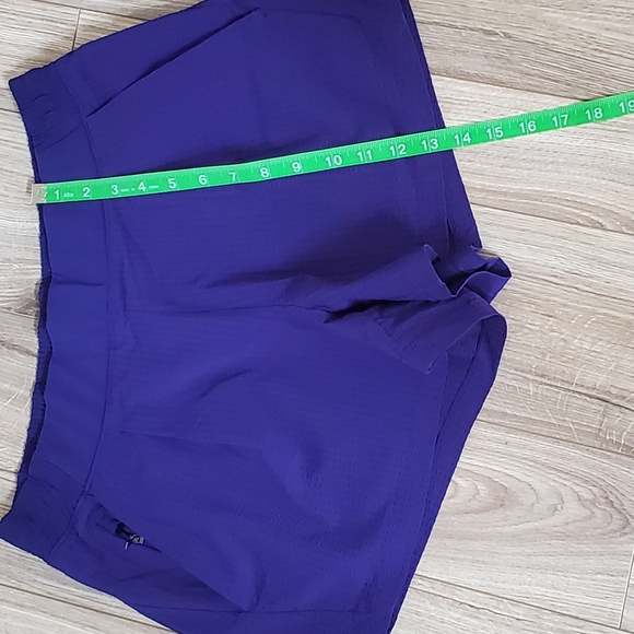 Athleta Waffled Textured Brooklyn Shorts, Purple, Pockets, SZ 8, Like NEW - Picture 13 of 15
